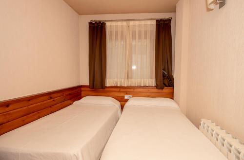 Aparthotel Bellver - image 2