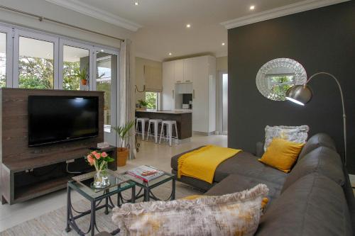 The Cottage on Cordia 2 Bedroom self catering 2km from Umhlanga beach