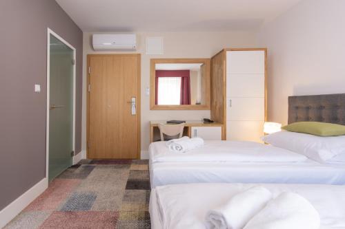 1 double bed