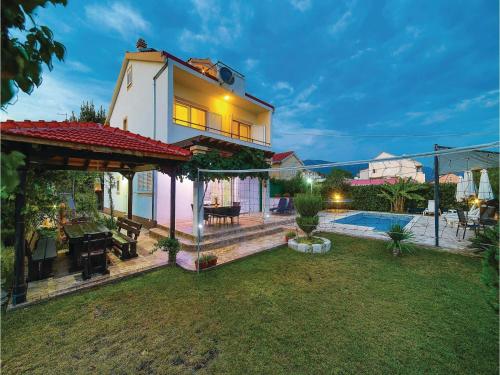  Holiday home Vladimira Stude II, Unterkunft in Kaštela