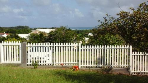 LOUE F3 VUE SUR MER DANS PROPRIETE PRIVEE in Sainte Anne