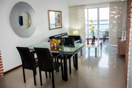 Facilities, Mirador del Laguito 1201 in El Laguito