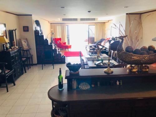 A Hotelcom Serenity Beachfront Apartment Cha Am - 