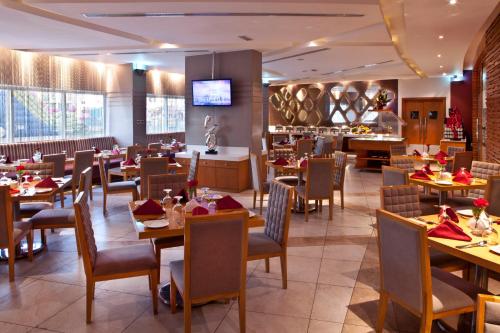 Restaurant, Landmark Grand Hotel in Deira