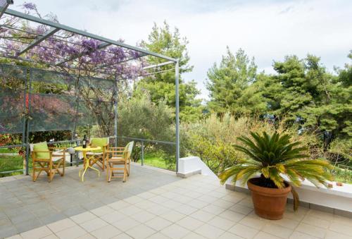  Green Bay Villa in Paliouri