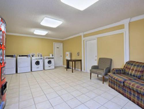 Faciliteiten, Days Inn by Wyndham Natchitoches in Natchitoches