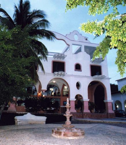 Canadian Resort Huatulco