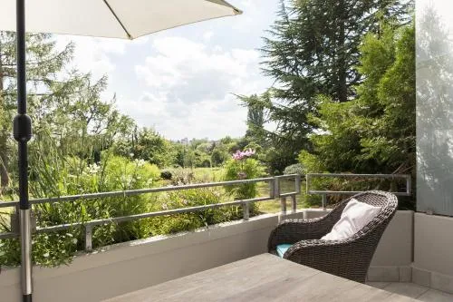 seeglueck SONNENSCHEIN uni nahes und See nahes Apartment mit großem Südbalkon und Tiefgaragenstellplatz in Konstanz, Deutschland