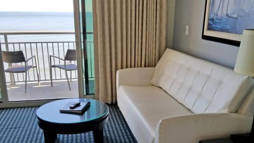 Amazing Views from this 12th Floor 1 BR 1BA Cozy Suite! - image 9