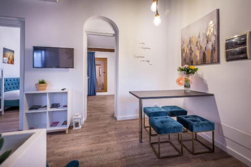 Central View Apartment - image 11