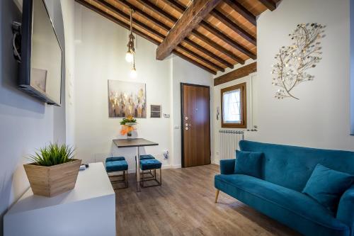 Central View Apartment - image 12