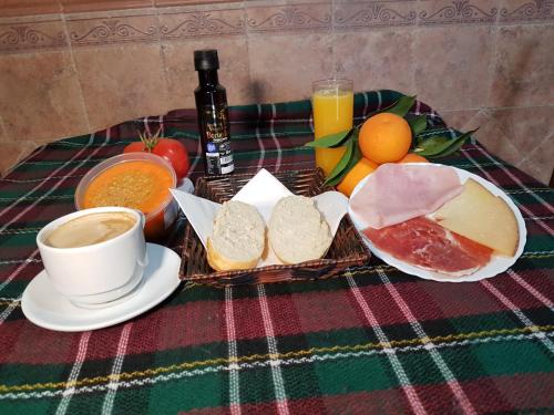 Ételek és italok, Hostal Mesón La Era (Hostal Meson La Era) in Riogordo