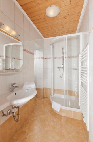 ApartHotel Holzerhof - main image