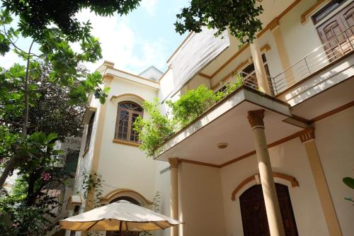 View, Moon house tropical garden - Lavender in Phuoc Long