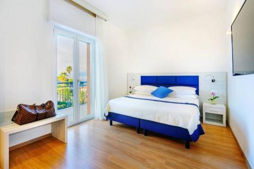 Superior Double Room with Balcony and Sea View