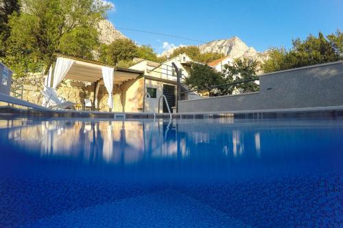  Holiday home Volat in 21320 Bast