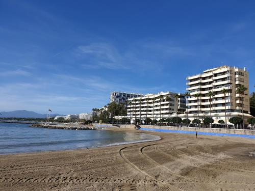 Amazing Sea Views over Marbella Port - image 2