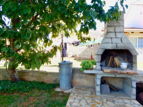  Lovley Rural Apartment with garden in Pula