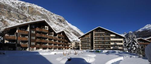 171189461 Schweizerhof Zermatt - a Small Luxury Hotel