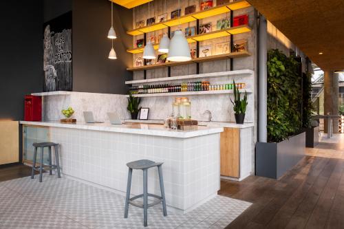 Aparthotel Adagio London Brentford - main image