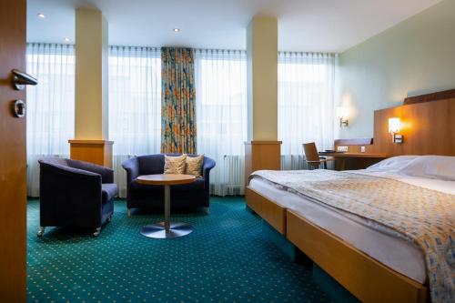 Kronenhotel - image 5