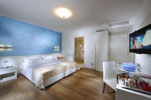 Grand Hotel Playa - image 10