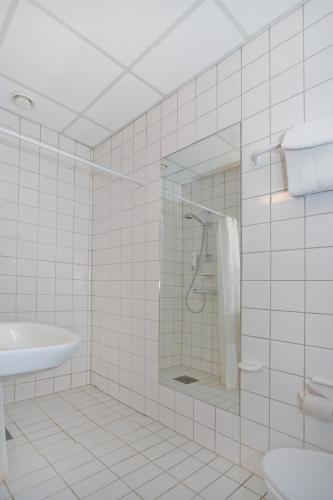 Chesterfield Hotel - image 6