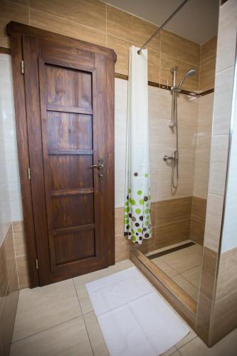 Zbojnicky penzion obrázok