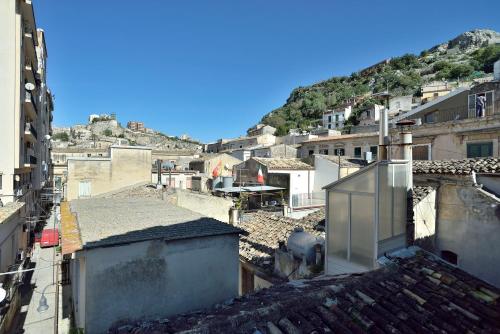 Modica Old Town Rooms - image 13