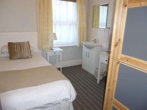 1 twin bed