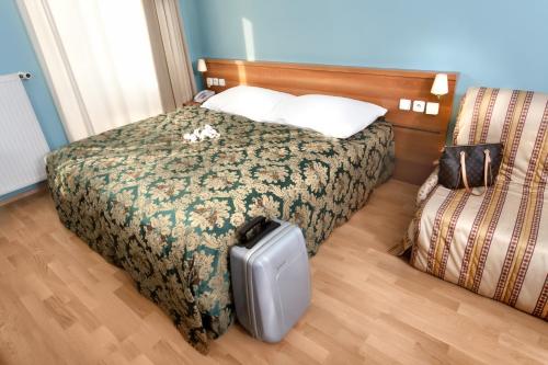3 twin beds