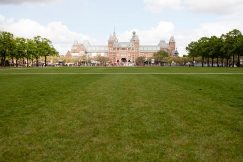 Budget Trianon Hotel - image 4