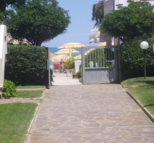  CASA VACANZA CON ACCESSO DIRETTO IN SPIAGGIA, Silvi Marina