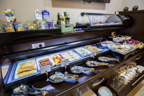 餐饮, 金星精品酒店 (Boutique Hotel Golden Star) in 图兹拉