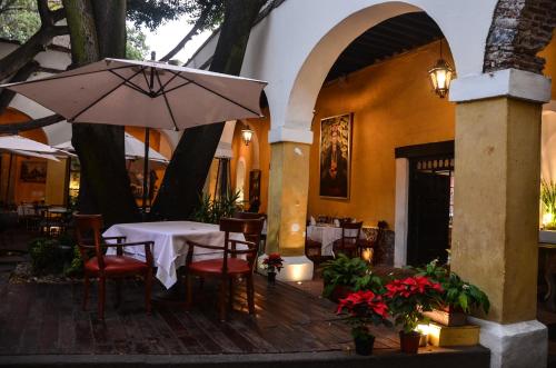 Restaurace, Suites Los Camilos in Coyoacán