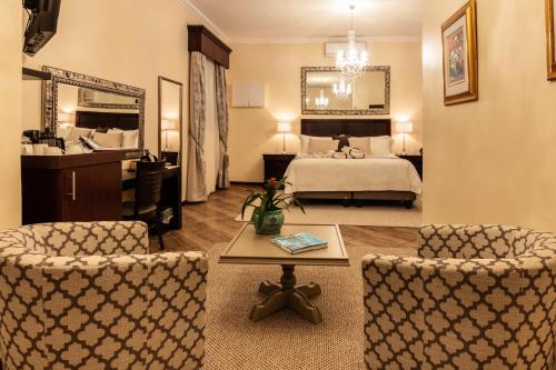 1 king bed, 2 twin beds