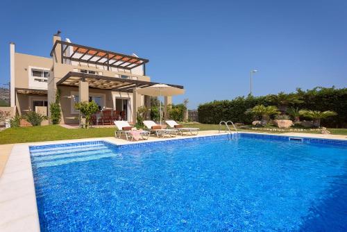 Evergreen Seaside Villa with private pool