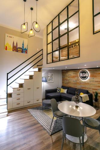 R56 Apartment, Budapeszt