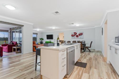 Facilities, Serviced Houses - Bulla Hill in Sunbury