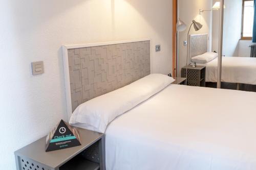 Hotel Alda Centro Palencia Set in a prime location of Palencia, Hotel Alda Centro Palencia puts everything the city has to offer just outside your doorstep. The hotel offers a high standard of service and amenities to suit the 