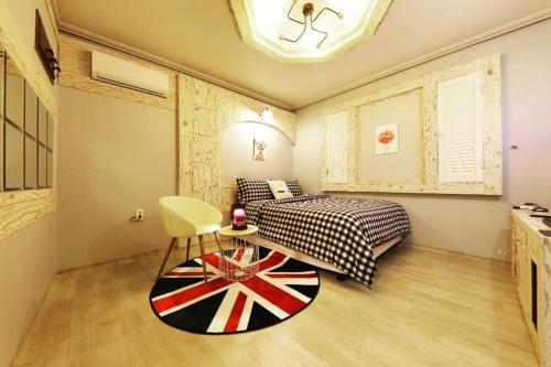 Classic Hotel Classic Motel is conveniently located in the popular Heungdeok-gu area. Both business travelers and tourists can enjoy the hotels facilities and services. Service-minded staff will welcome and guide 