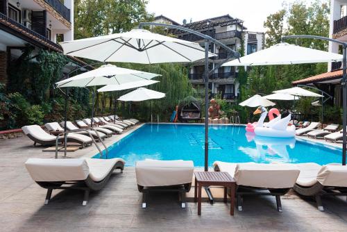Green Paradise Complex, 