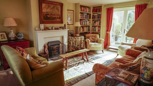 34 Grosvenor Drive, Tisbury, Wiltshire