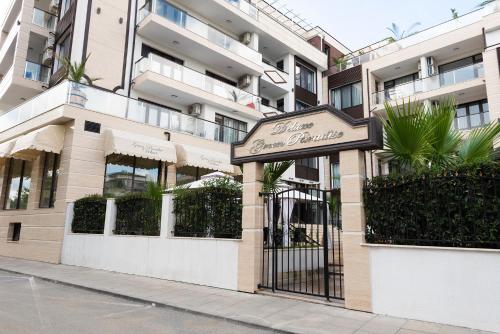 Green Paradise Deluxe Apartments, 