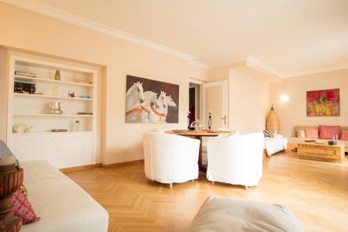  The Helios Flat in Athen