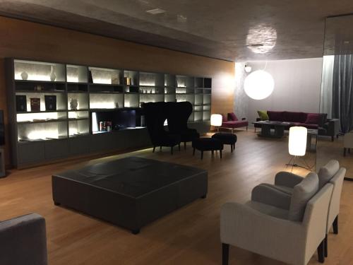 Link124 Hotel - image 11