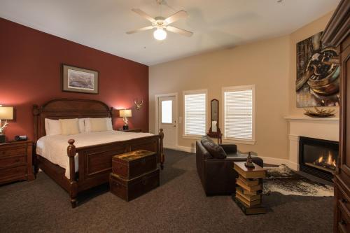 171357213 Gruene River Hotel & Retreat