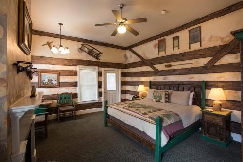 171358006 Gruene River Hotel & Retreat