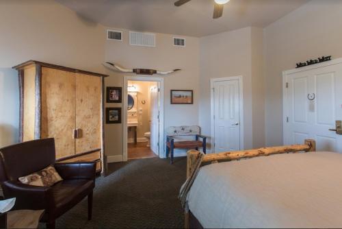 171358230 Gruene River Hotel & Retreat