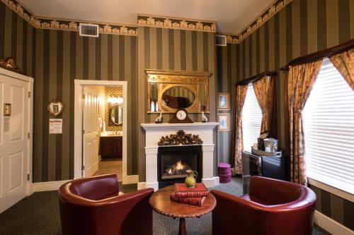 171358940 Gruene River Hotel & Retreat
